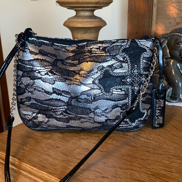 Miss Me Handbags - NWOT Miss me Crossbody purse